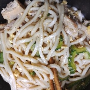 ♪豚肉とゴーヤの焼きうどん♪